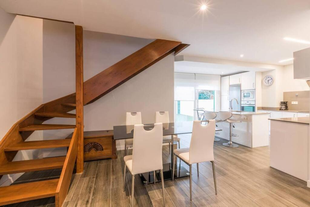 Chalet En La Cuidad- Con Jardin Y Barbacoa Gijón Zewnętrze zdjęcie
